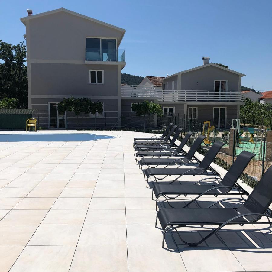 Lipovac Resort Ficus Билице Екстериор снимка