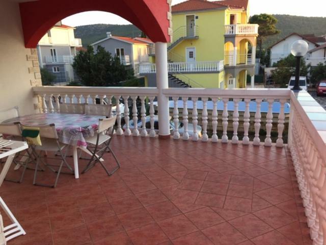 Lipovac Resort Ficus Билице Екстериор снимка